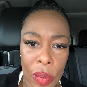 Meet your Posher, Yollanda